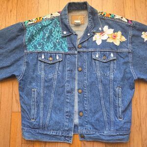 Vintage Levi's 80s Classic Trucker Type III Made in USA Customized Medium